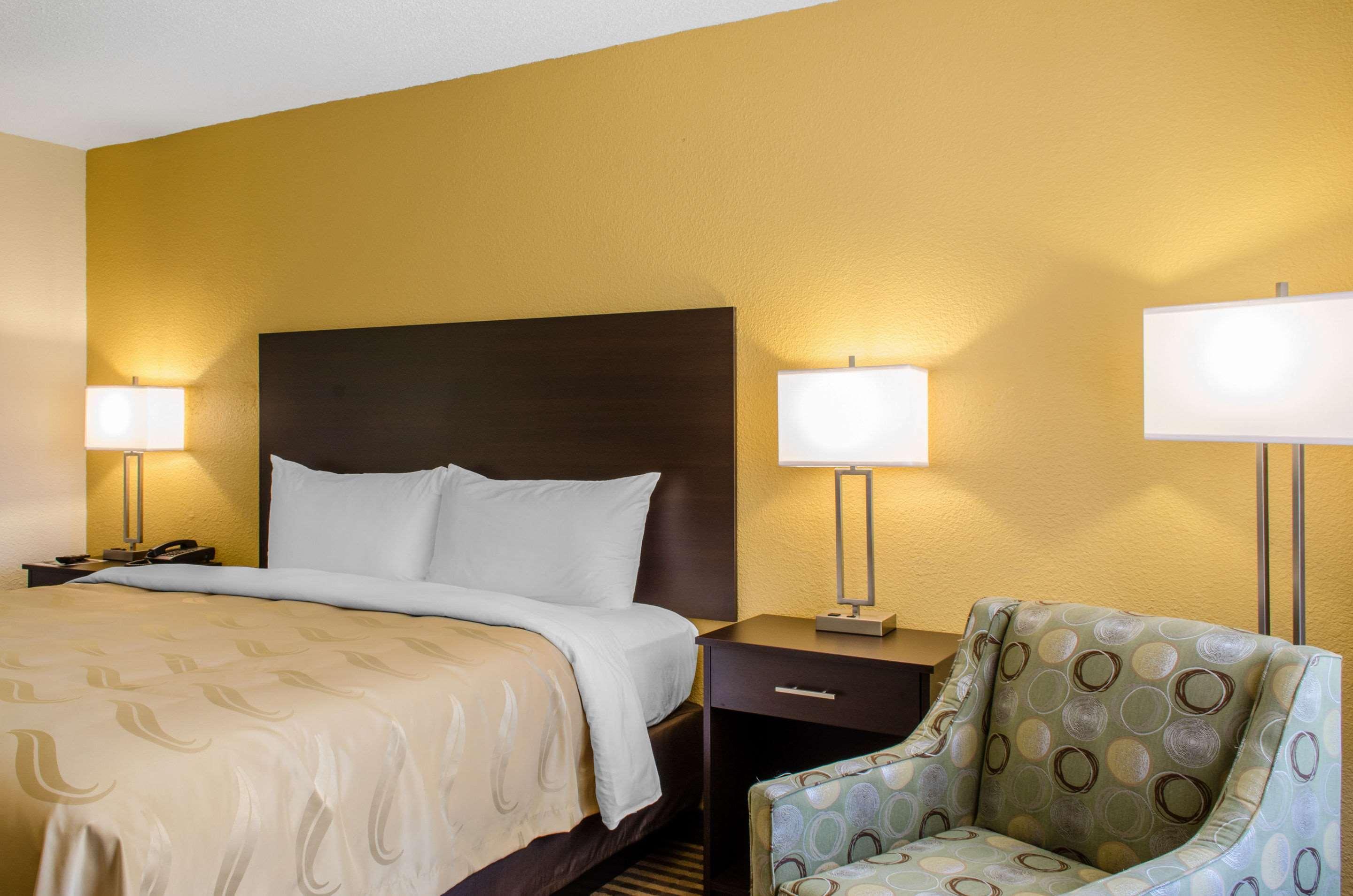 Quality Inn & Suites Laurel Exterior photo