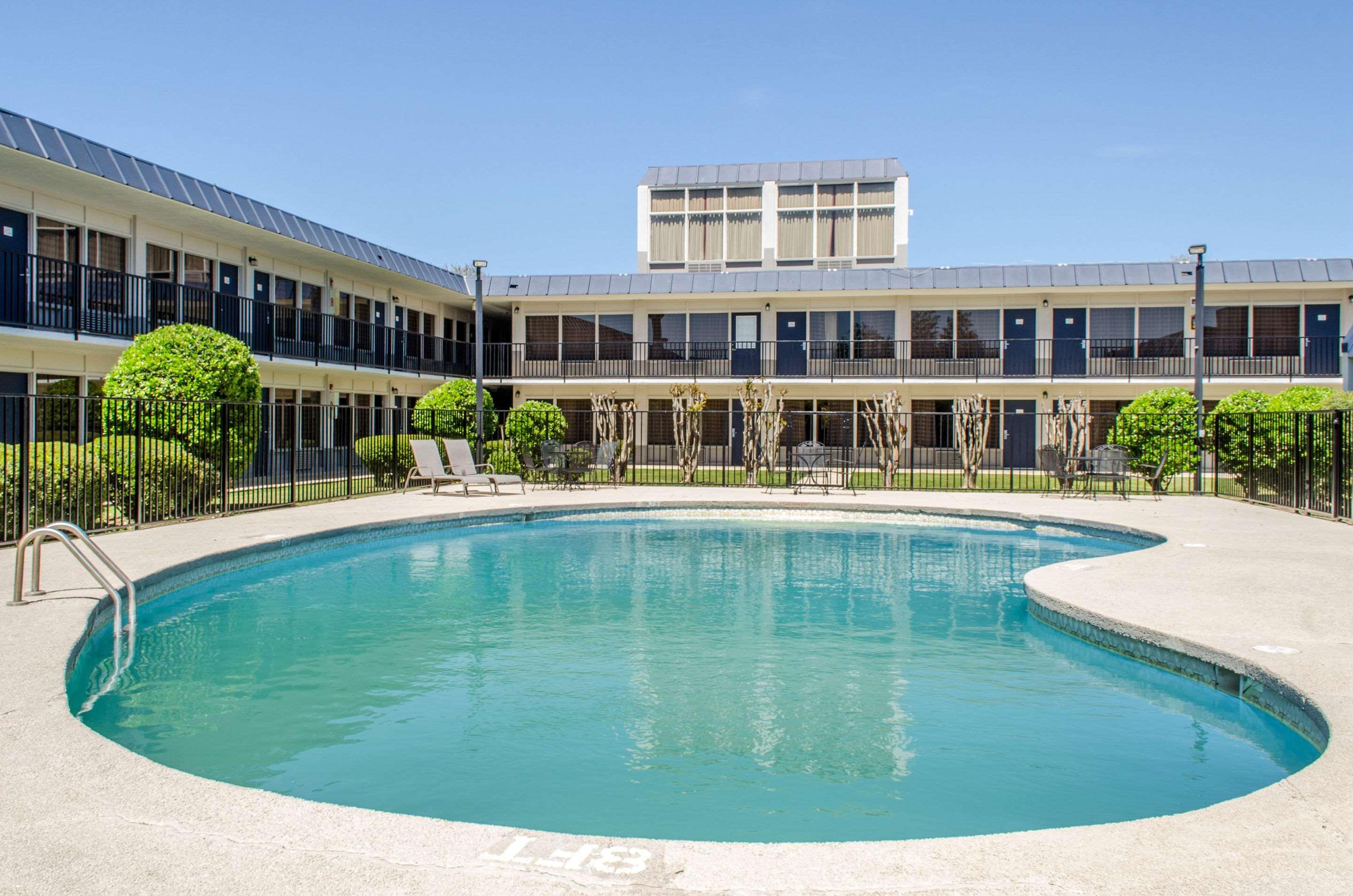 Quality Inn & Suites Laurel Exterior photo